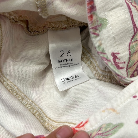 The ruffle mini skirt - Picture 3 of 4